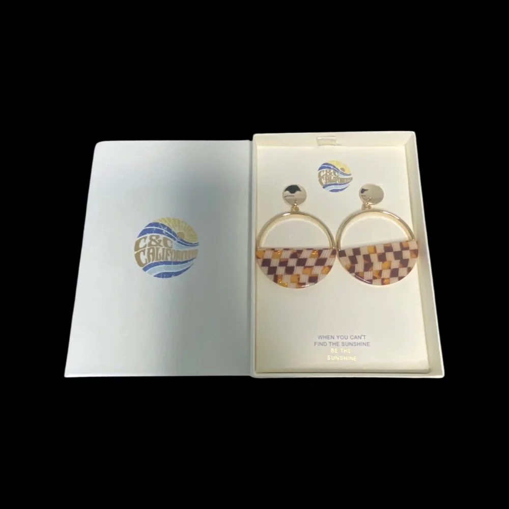 C&C California jewelry tortoise print acrylic earrings - Picture 2 of 4